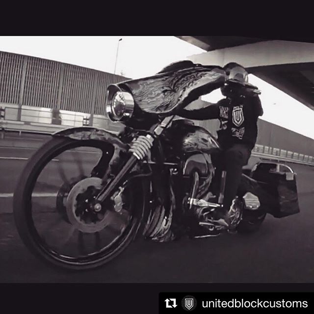 #Repost @unitedblockcustoms with @get_repost・・・United Ride.#harleydavidson #motorcycle #unitedblockcustoms #billetparts #ride #biker #bagger #coboobagger #flhx #streetglide #cvo #custompaint